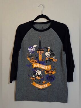 Women’s Size Small Disney Mickey’s Not So Scary Halloween Party T Shirt 2018